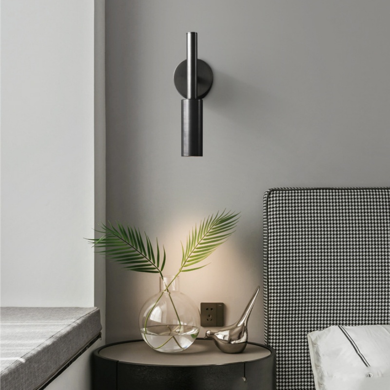 Adjustable bedside reading lamp